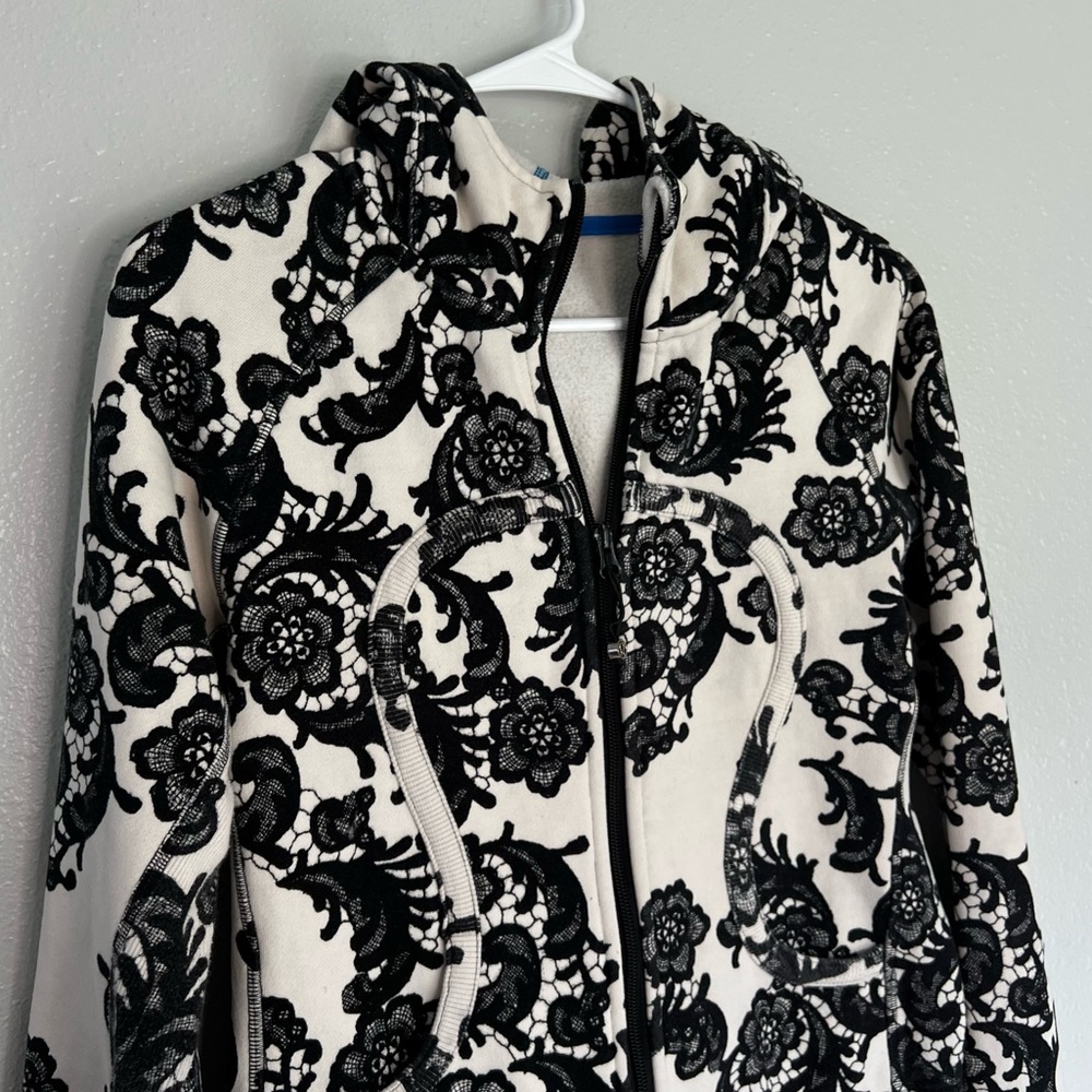 Lululemon Size 8 Scuba Hoodie* Stretch Jacket Laceoflage Polar Cream Black